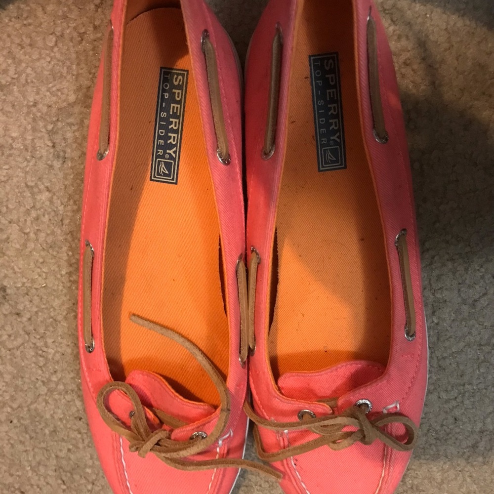 Coral sperrys